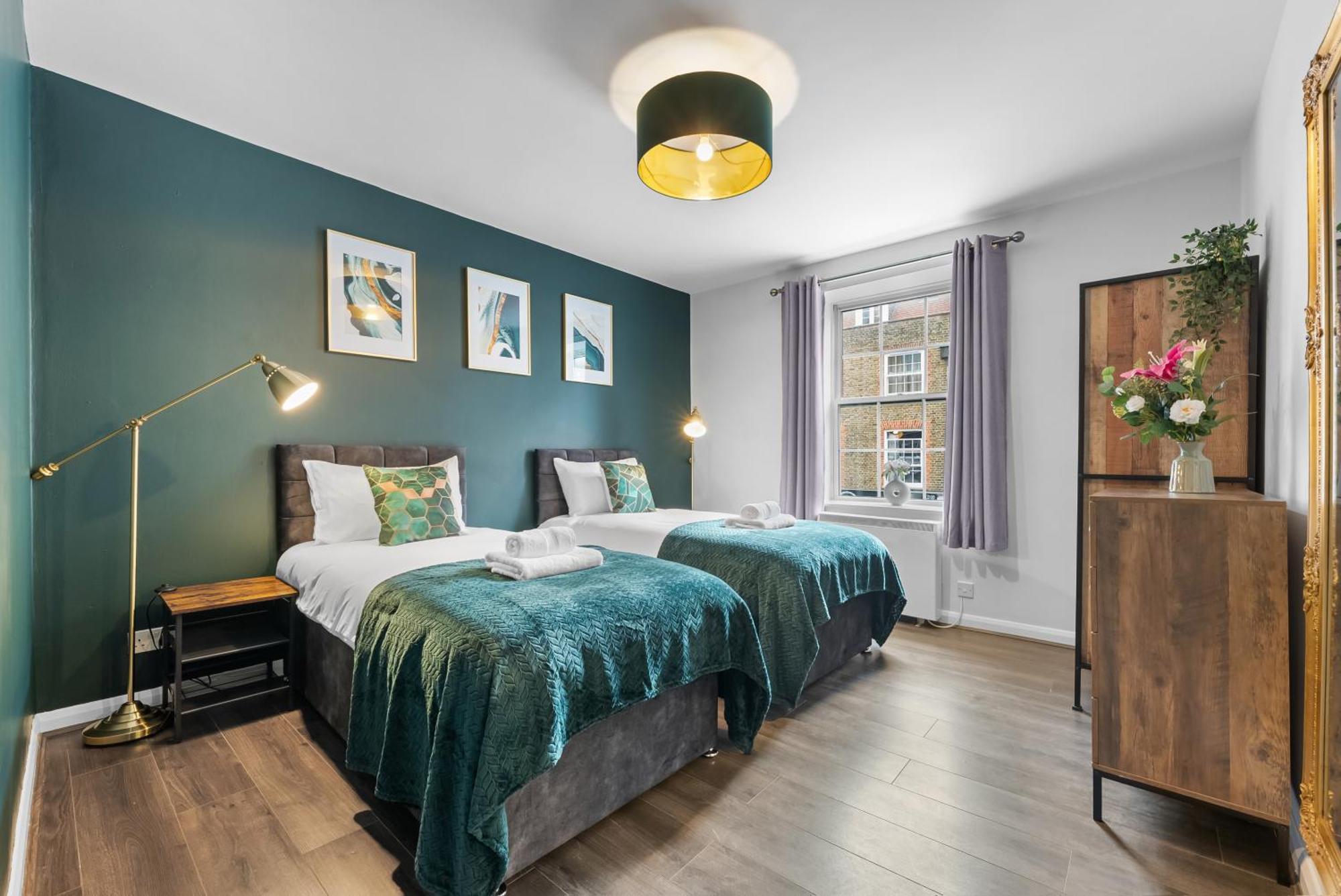 Chic 2 Bedroom Apartment Near Liverpool Street By Gold Stays London Exterior foto