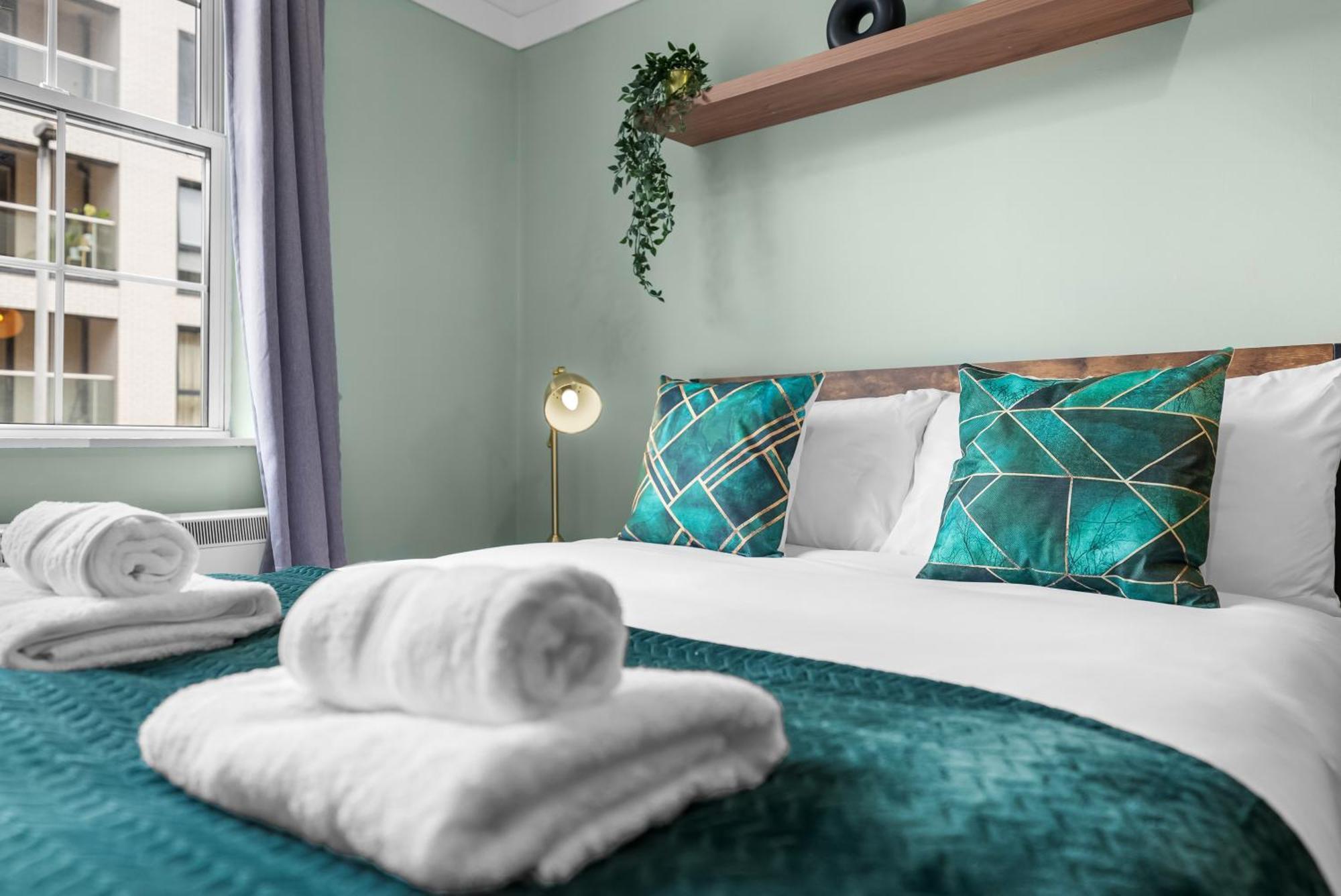 Chic 2 Bedroom Apartment Near Liverpool Street By Gold Stays London Exterior foto