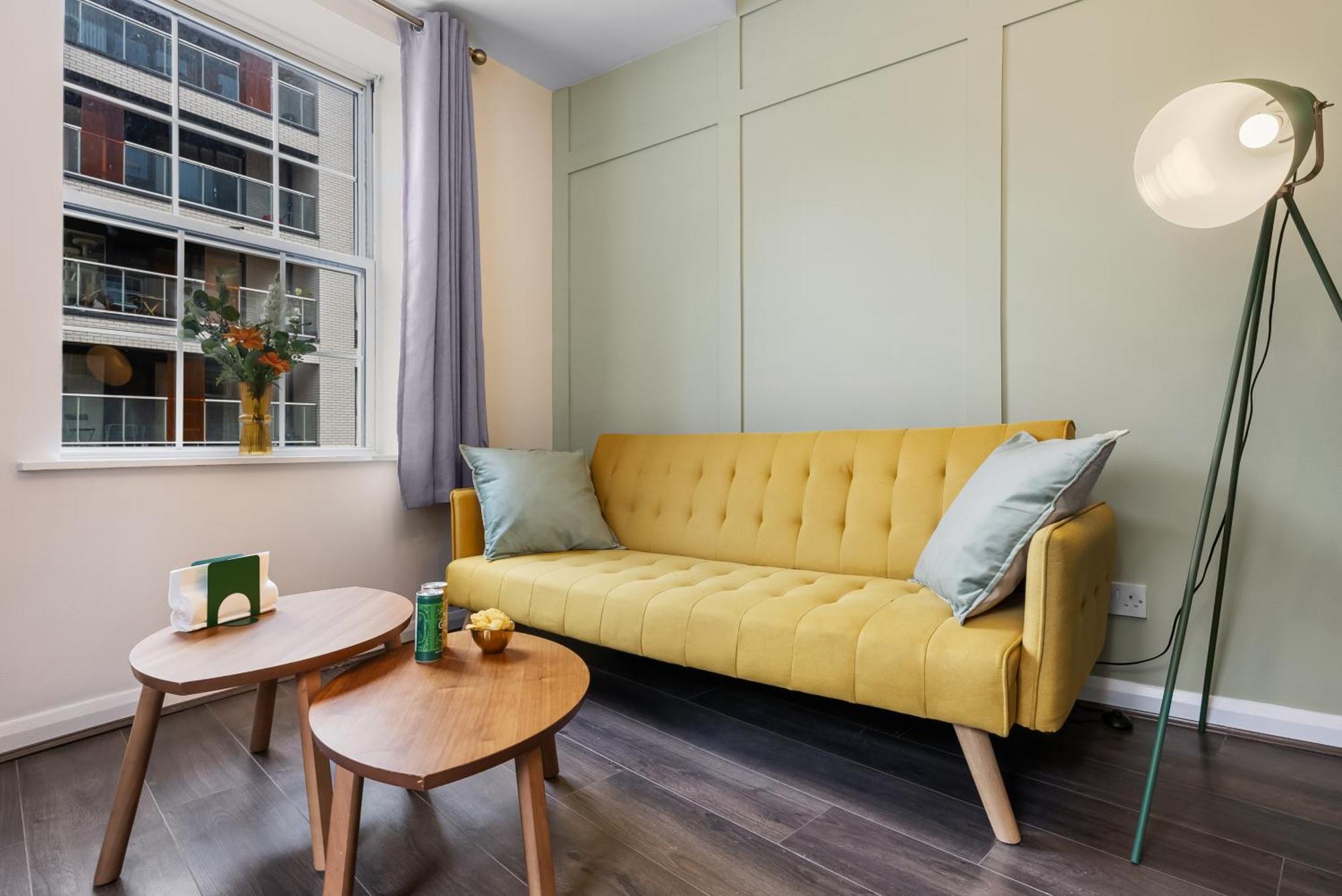 Chic 2 Bedroom Apartment Near Liverpool Street By Gold Stays London Exterior foto